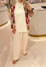 Load image into Gallery viewer, Gathered Neck Sleeveless Blouse