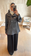 Load image into Gallery viewer, Flowing Blouse
