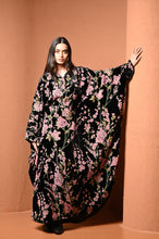 Load image into Gallery viewer, Sakura Flowing Kaftan
