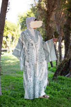 Load image into Gallery viewer, Trellis Kaftan
