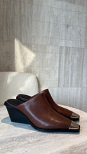 Load image into Gallery viewer, The Capped Mules
