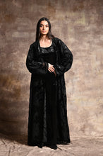 Load image into Gallery viewer, Velvet Bloom Abaya
