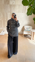 Load image into Gallery viewer, Flowing Blouse
