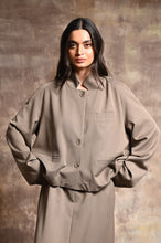 Load image into Gallery viewer, Cropped Balloon Blazer
