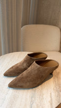 Load image into Gallery viewer, Alexa Suede Mules
