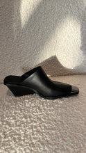 Load image into Gallery viewer, The Capped Mules
