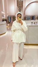 Load image into Gallery viewer, White Flower Jacket
