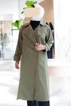 Load image into Gallery viewer, Olive &amp; Fuscia Trim Reversible Trench
