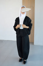 Load image into Gallery viewer, Marlowe Barrel Pants
