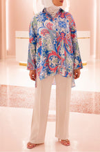 Load image into Gallery viewer, Blue Print Silk Shirt
