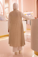 Load image into Gallery viewer, Beige Casual Vest

