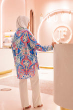 Load image into Gallery viewer, Blue Print Silk Shirt
